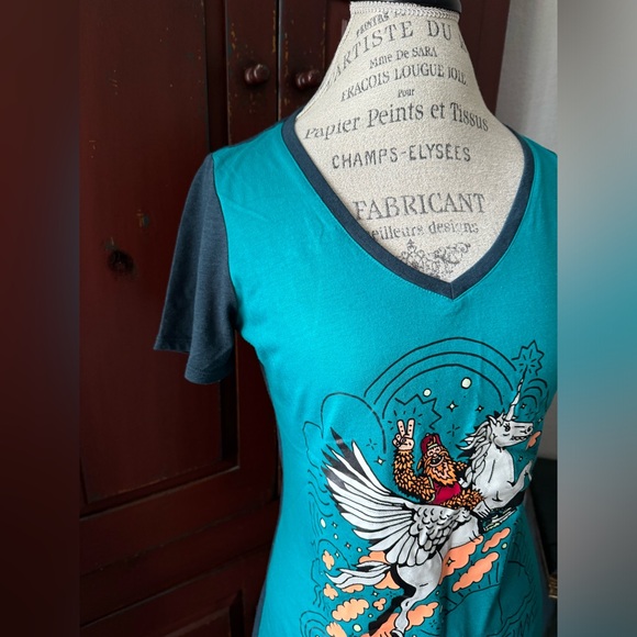 NWOT Nike Medium Athletic Cut Tee - Picture 10 of 13